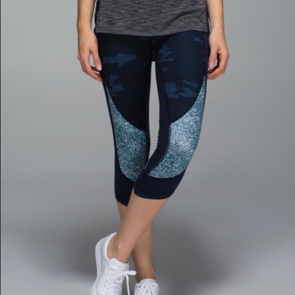 Lululemon athletica wunder under lotus camo crop - Picture 2 of 14